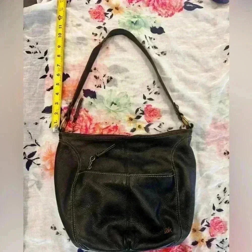 The Sak Sequoia Hobo Bag‎ in Leather, Single Shoulder Strap Black - Picture 4 of 11